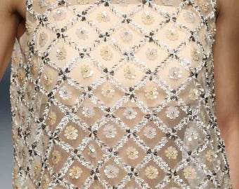 Topper van transparant tule. Moderne bruidstop. Handgemaakte versierde paillettentop. Bruidsbolero. Tule bedekken. Top van tule met ingelegde tule