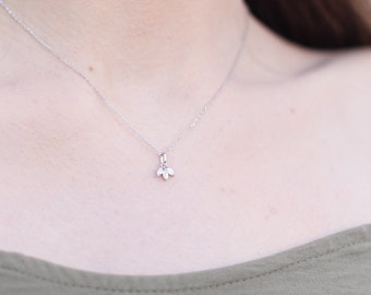 Silver Clover Necklace, lucky pendant necklace, sterling silver necklace, everyday necklace, simple necklace, minimal necklace