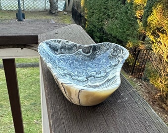 Decorative Onyx Bowl, Crystal Heart Bowl, Natural Agate, Onyx Stone Bowl, Carved Stone Bowl, Rock Bowl, Gemstone Bowl, Rock Crystal Bowl.