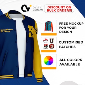 Op de afbeelding: Een blauw en geel varsity jack met een wit ondershirt. Het jack heeft een patch met de tekst "Raven Weaver Co-Captain" en een andere patch met een afbeelding van een persoon. Het jack heeft een gele mouw en een blauwe mouw met een witte streep. De afbeelding bevat ook een blauw en oranje jack, verschillende patches, een kleurencirkel en de tekst "Da Vinci Customs", "Discount on Bulk Orders!", "Free Mockup for Your Design", "Customized Patches", en "All Colors Available".