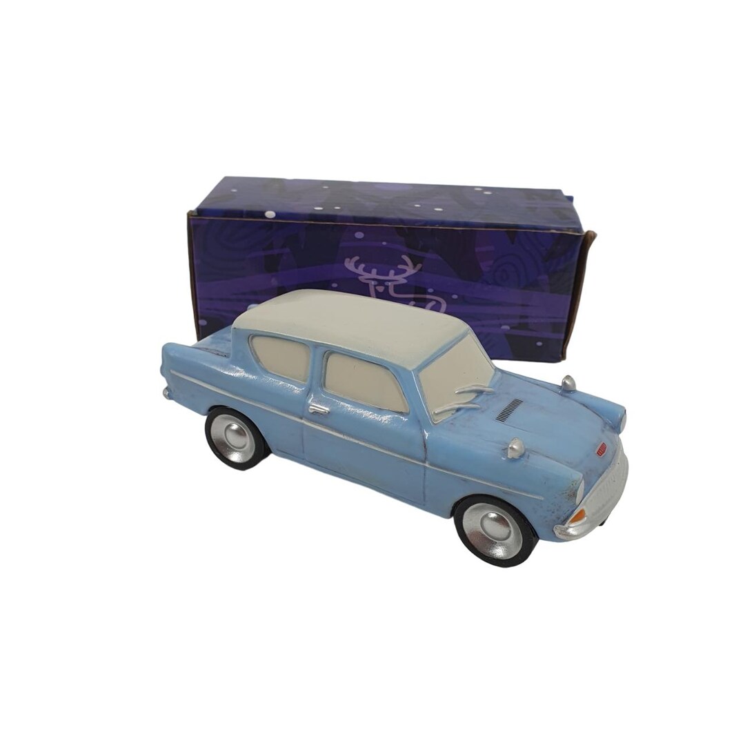 フォード・アングリア・ウィーズリー家の車像装飾ハリー・ポッター風