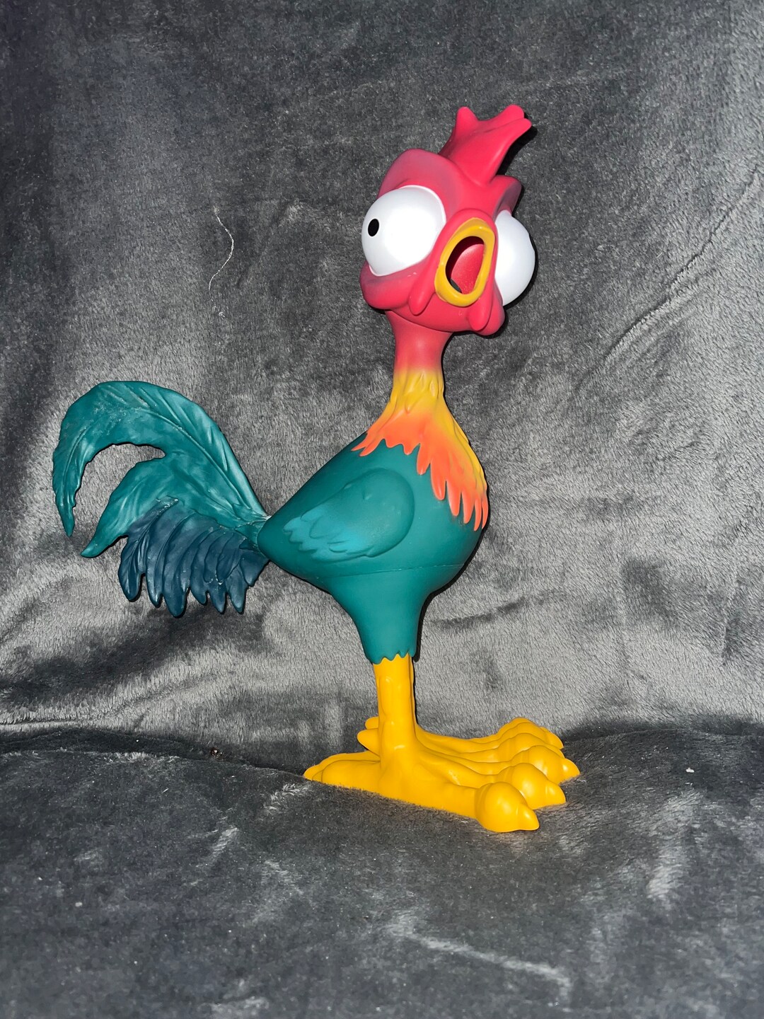 Disney hey hey moana squeeze and scream hei hei toy 13 chicken rooster