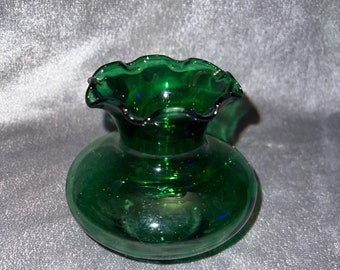 Vintage Anchor Hocking Small Vase Emerald Green Glass Ruffled Rim 3.5” High
