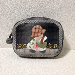 Handmade Patchwork Coin Purse, Embroidered Zipper Pouch, Quilted Small Wallet, Cottagecore Pouch, One of a Kind Gift