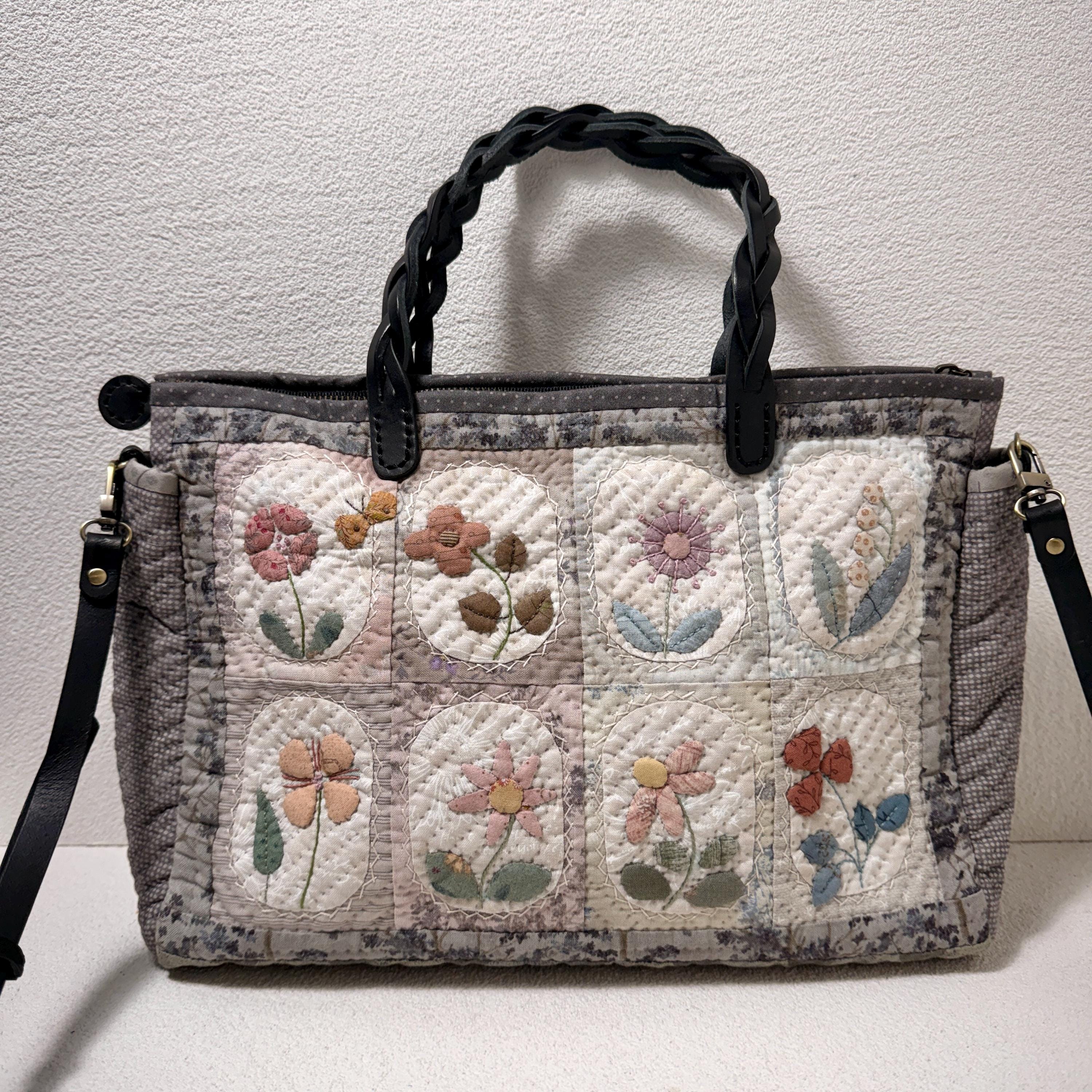 ハンドメイドの日本製花柄パッチワークバッグ、キルティングクロス