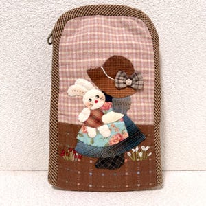 パッチワークフォンポーチ、キルティングサンボンネットスーアップリケ、コテージコアジッパーバッグ