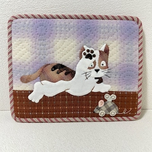 Handmade Quilted iPad Sleeve with Cute Cat Mouse Appliqué and Apple Patch – 11” Tablet Case with Magnetic Closure, Vintage Fabric Tech Pouch