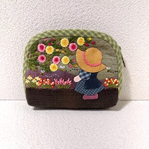 Embroidered Coin Purse, Handmade Patchwork Pouch, Quilted Zipper Wallet, Floral Cottagecore Bag, One of a Kind Gift for Her