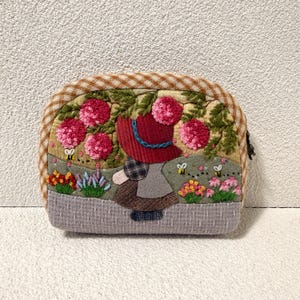 Embroidered Coin Purse, Handmade Patchwork Pouch, Quilted Zipper Wallet, Floral Cottagecore Bag, One of a Kind Gift for Her