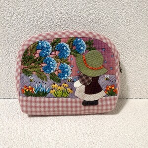 Monedero bordado, estuche de patchwork hecho a mano, cartera acolchada con cremallera, bolso estilo cottagecore floral, regalo único para ella.