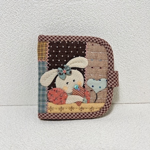 Carteira de coelho acolchoada feita à mão – Porta-cartões com apliques de tecido fofo, interior floral, pequena carteira de tecido, presente para ela, presente de Dia das Mães para a mamãe