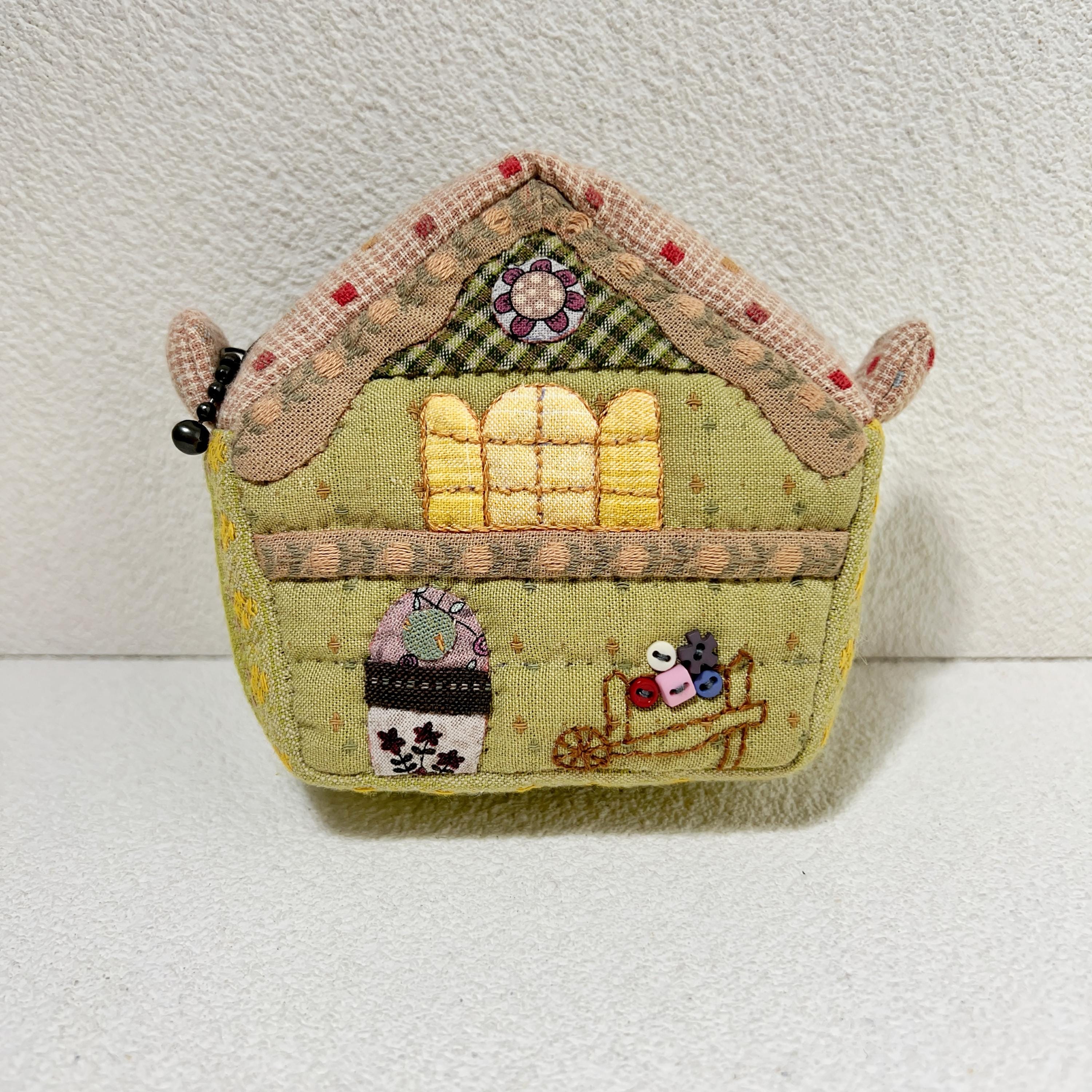 Handmade Patchwork Coin Pouch: Quilted Cottage House Purse