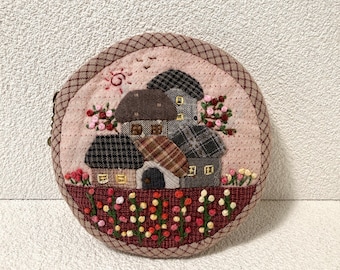 Handgemaakt gewatteerd portemonneetje, etui met rits in cottagecore dorpsstijl, ronde portemonnee met patchwork, schattig oordopjeshoesje, muntzakje, uniek cadeau
