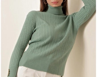 Pullover mit Rollkragen, Knopf