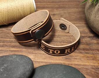 Pulsera de brazalete de cuero personalizada