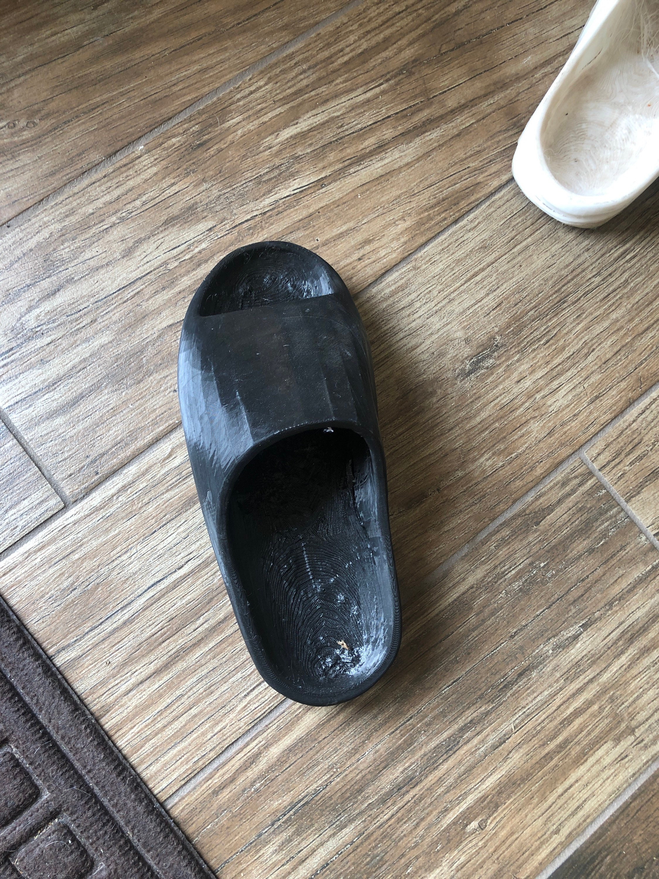 Yeezys Slides