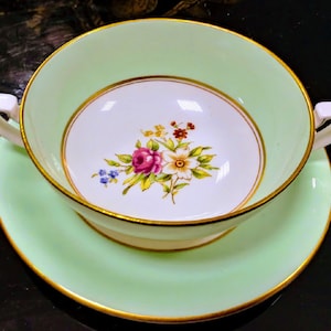 ROYAL WORCESTER &quot;Miranda&quot; light green consommé set