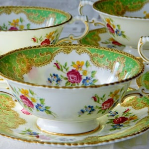1930s. Untraceable Paragon Double Warrant - Floral Soup cup and Saucer - &#39;Honiton&#39;