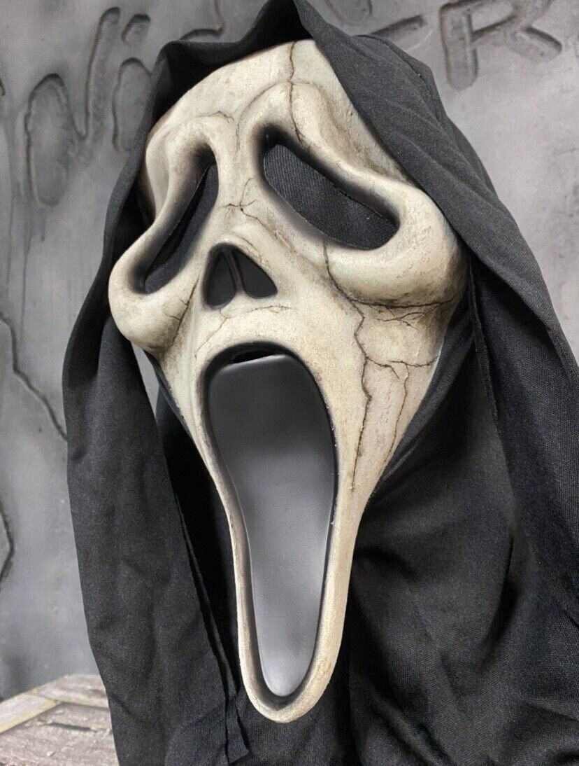 Deluxe Scream 6 Mask -  Finland