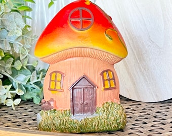 Mini Resin Mushroom Fairy House, Garden Decor (5 inch)