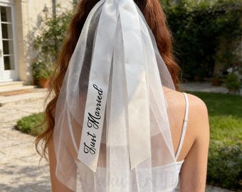 Just Married Printed Bow Veil,Custom White Satin Bow Veil,Shoulder Length Satin Bow Wedding Veil,Custom Printed Bridal Hair Accessories,Gift