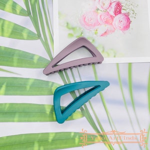 Minimalist Triangular Matte Hair Claw,Simple Geometric Hair Clip,Women Hairpins,Wedding Hair Claw,Hair Accessories for Girl,Small Hair Clamp