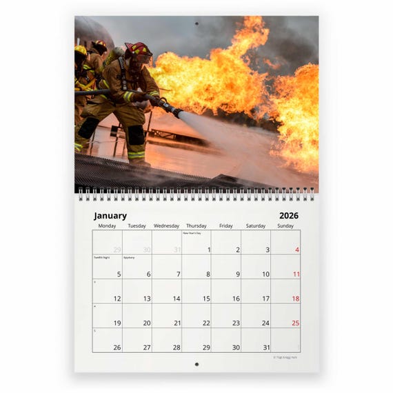 オーストラリア消防士 2026年新品＆2025年開封済カレンダー　2冊セット 待ってました！オーストラリア消防士カレンダー2026年版がナウオン