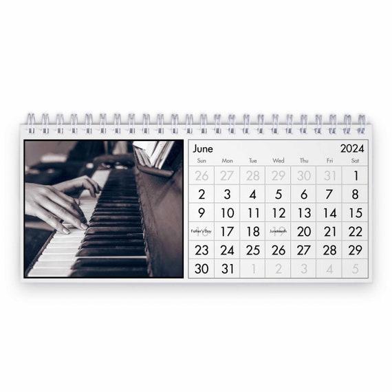 Piano 2024 Desk Calendar ID:D24022 
