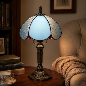 Roze glas-in-lood tafellamp, nachtlampje in Tiffany-stijl, vintage bureaulamp met bloemenmotief, romantische decoratie voor slaapkamer en woonkamer