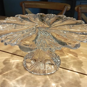 Vintage cake stand on foot, transparent pressed glass, model Bambous et Etoiles by Luxval, Art Nouveau period / cake stand / cake stand