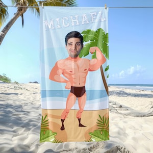 Toalha de praia personalizada com foto para traje de banho, toalha de piscina grande personalizada com monograma de homem musculoso, toalha de praia, presente de férias, toalha de praia divertida