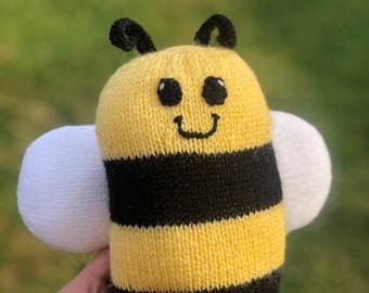 Billy the Bee knitting pattern/ knitted toy pattern
