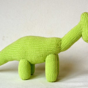 Brax the Brachiosaurus knitting pattern/ knitted toy pattern image 2