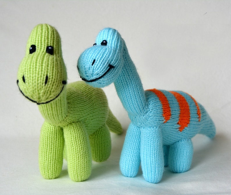 Brax the Brachiosaurus knitting pattern/ knitted toy pattern image 1