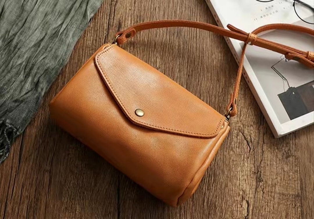 Ladies Messenger Bag Handmade Leather Shoulder Bag Daily Use Messenger