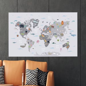 Weltkarte mit Tieren Wanddekor, Weltkarte gedruckt, Kinder Karte Leinwand Poster, Kinder Wandbehang, personalisierte Baby Geschenk,
