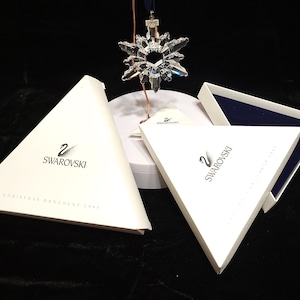 1998 Elegantly Beautiful Swarovski Annual Snowflake Ornament