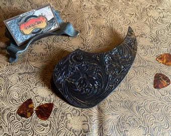 Custom Punziertes Leder Pickguard passend für Akustische Gitarre Teardrop Form Floral