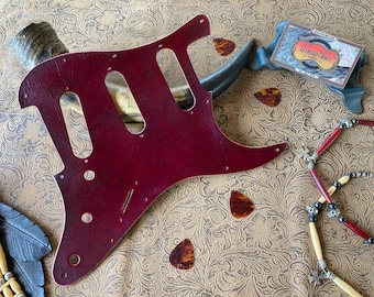 Custom Punziertes Leder Alt Oxblood Pickguard passend für Fender Stratocaster List SSS HSS HSH