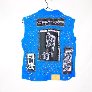 Vintage Punk Electric Blau Ralph Lauren Nieten und Gepatchte Jeansjacke - F * ck Macho Bullsh * t Stacheldraht Guillotine Handmade Custom