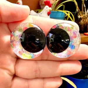 Ojos empotrados con brillantina pintados a mano hechos a pedido Amigurumi Ojos de seguridad con plomada de brillo arcoíris GUMDROP personalizados pintados a mano para muñeca de crochet
