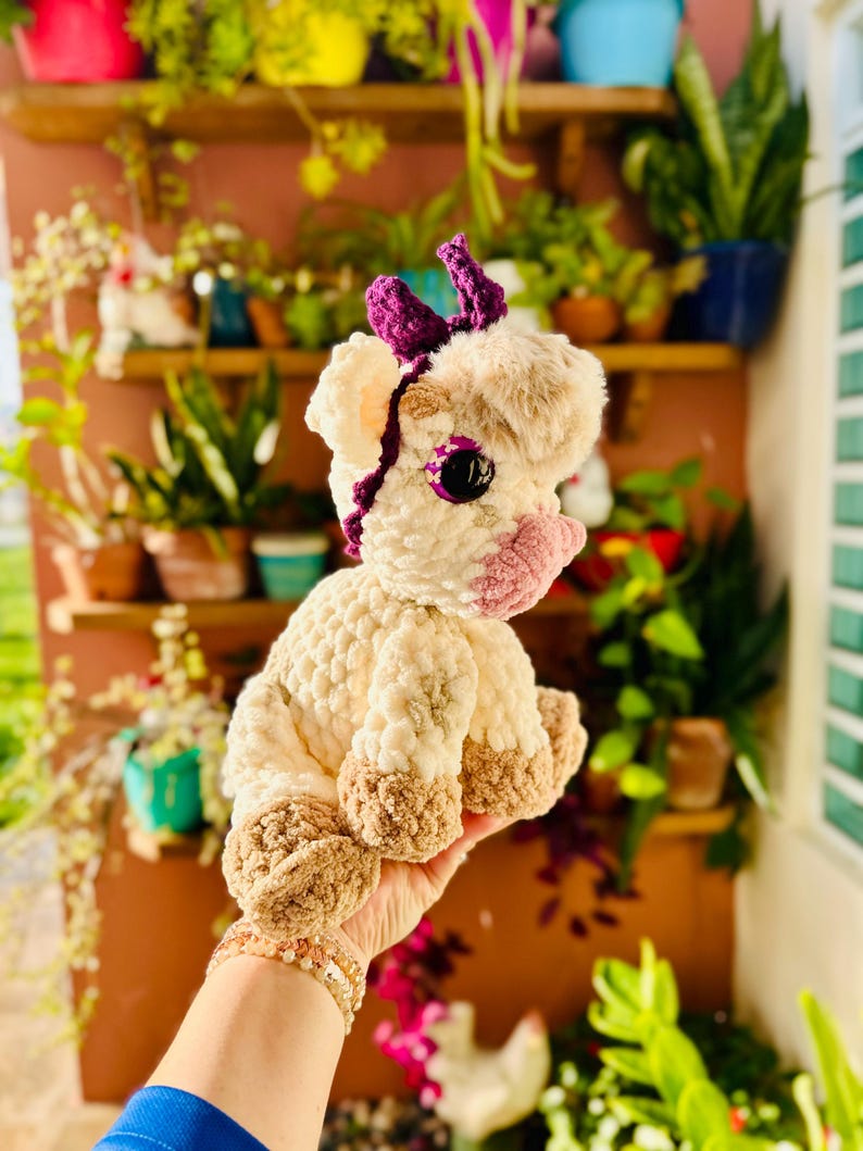 Peluche de vaca de ganchillo: Juguete de vaca hecho a mano imagen 5