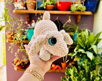Peluche de cabra hecho a mano a crochet / Juguete de animal de granja de hilo de chenilla (9x7 pulgadas)