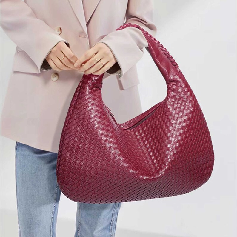 Sac pour boulettes en cuir tressé à la main, Sac tissé en Kont, Sac à bandoulière tendance en cuir végétalien, Sac hobo pour femme de couleur unie, Sac à main en cuir entrelacé image 3