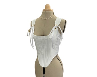 Corset de soie fait main en satin blanc