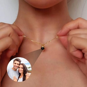 Photo Projection Necklace, Personalized Necklace Gift for Her, Mom Necklace, Memorial Gift, Valentine Day Gift, Anniversary Birthday Couples