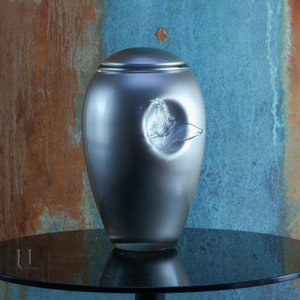 Unique cremation urn of Bohemian crystal - Hand blown crystal technique - Personalized Memory Plaque