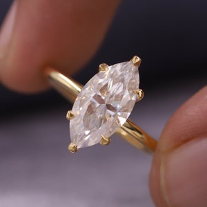 2.5 CT Marquise Cut Moissanite Diamond Anniversary Ring, Solitaire Ring For Bridal, 14K Solid Gold Marquise Engagement Ring,  Wedding Ring