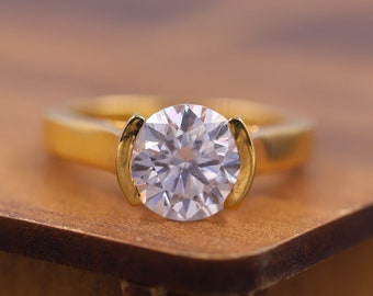 Anello di fidanzamento solitario con mezza lunetta da 1,5 CT, anello di promessa in oro giallo massiccio 18k, regalo di anniversario, regalo di nozze classico, anello per le donne