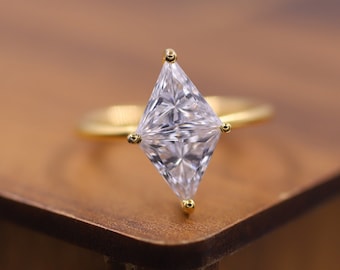 14K Gold Kite Cut Anniversary Gift, 2.0 CT Trilliant Cut Moissanite Engagement Ring, Solitaire Wedding Ring, Dainty Unique Promise Ring